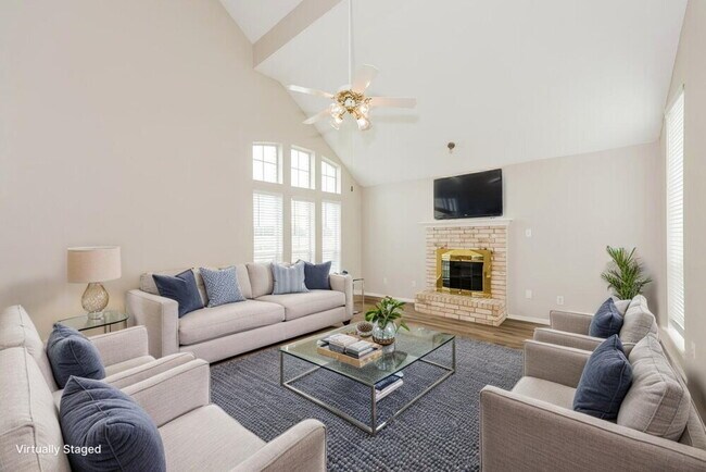 Foto del edificio - 300 Stone Creek Blvd