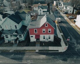 Building Photo - 60 Mary St