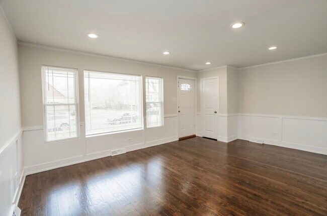 Foto del edificio - 9206 S Harper Ave