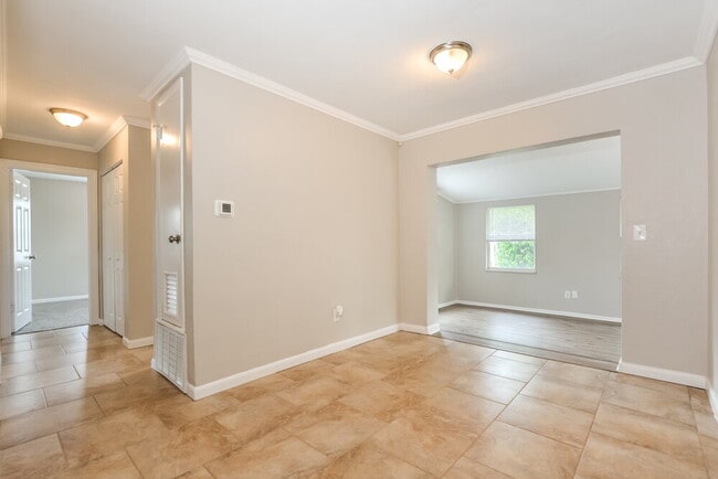 Building Photo - 1094 Whitewood Dr