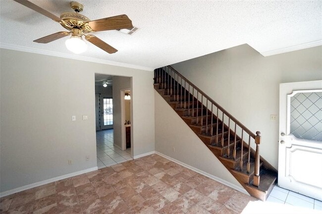 Building Photo - 1307 Kinney Ave