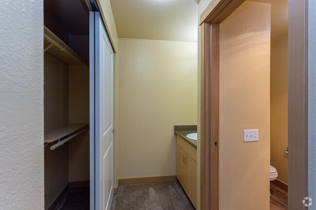 2BR, 2BA - 980SF - Olympic Village