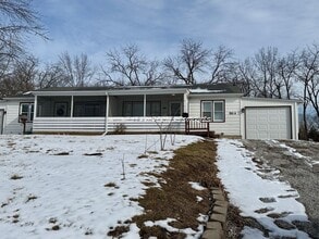 Building Photo - 211A NE Main St