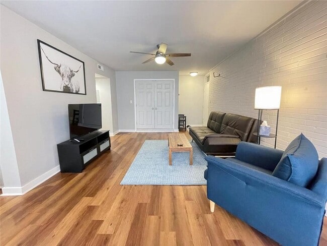 Foto del edificio - 345 7th St NE