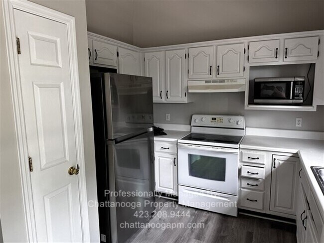 Foto del edificio - 6815 Benwood Dr