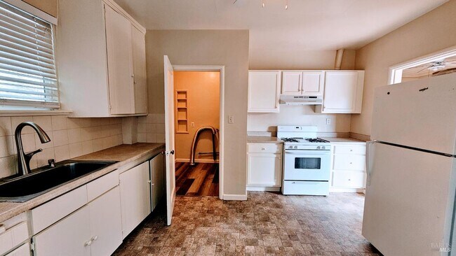 Foto del edificio - 1448 Rice St