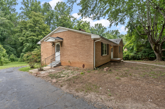 Building Photo - 2712 Basswood Ct