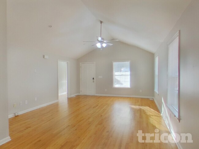 Building Photo - 125 St Andrews Pl Dr