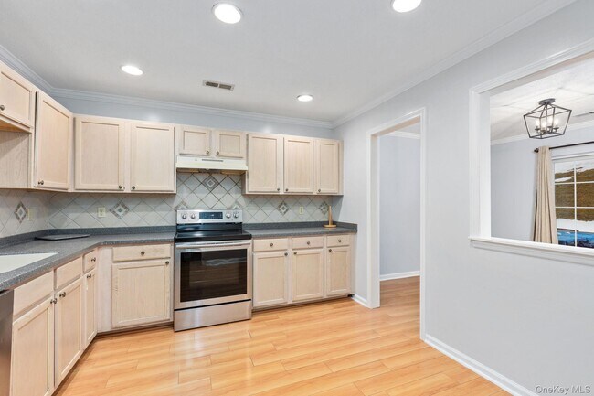 Foto del edificio - 104 Sparrow Ridge Rd