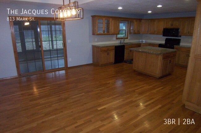 Foto del edificio - 813 Mark St