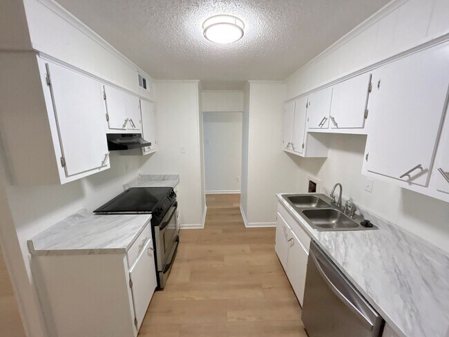 Photo - 1885 Dessa Dr House