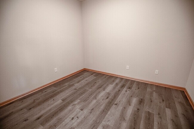 Interior Photo - Granite Shores