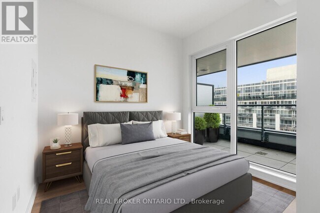 Photo du bâtiment - 1037 The Queensway