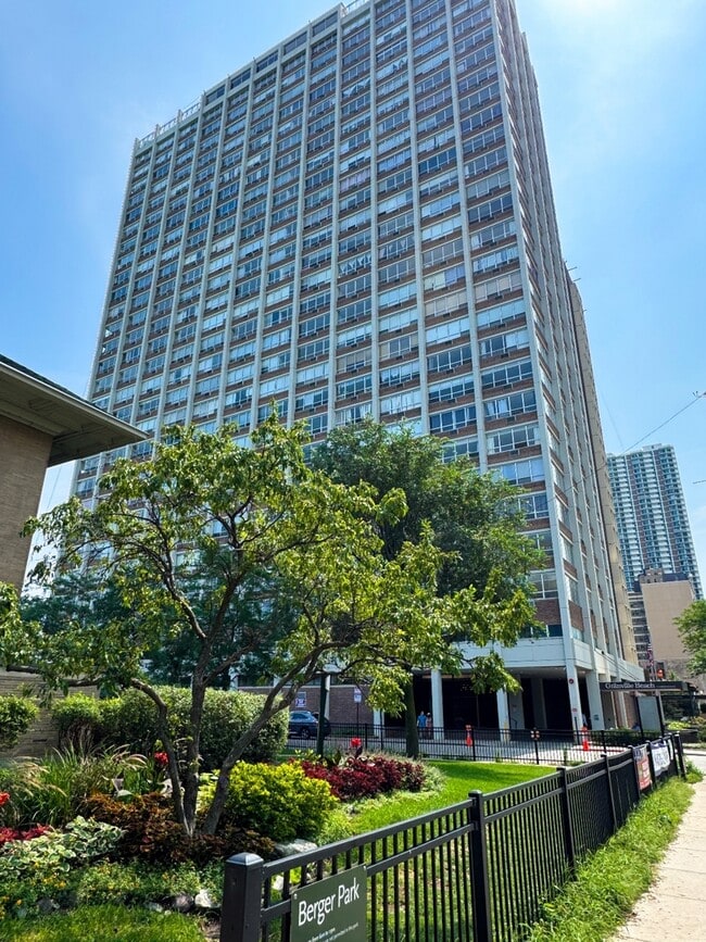 Building Photo - 6171 N Sheridan Rd