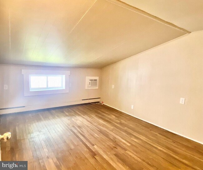 Building Photo - 600 Farmington Ave