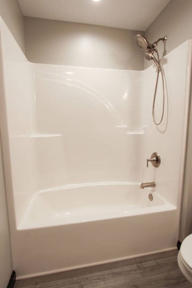 Foto del edificio - New! Beautiful 2 Bed, 2 Bath Apartment in ...