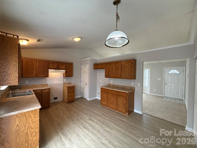 Foto del edificio - 3214 Atlas Dr