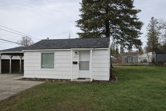 Building Photo - 3514 W Broad Pl