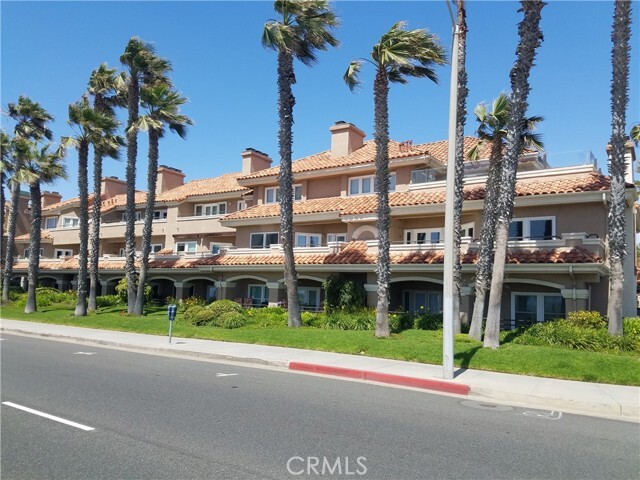 Building Photo - 1900 Pacific Coast Hwy