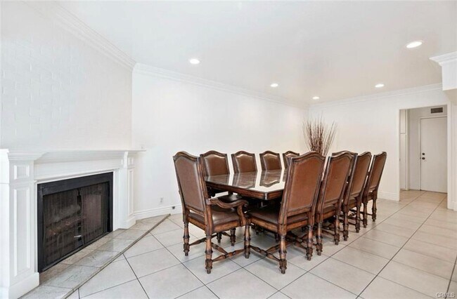 Foto del edificio - 5954 Wilkinson Ave