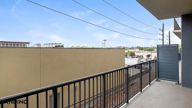 Foto del edificio - 1414 Wood Hollow Dr