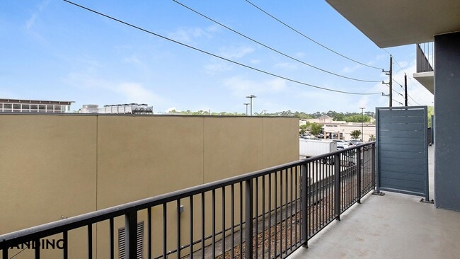 Building Photo - 1414 Wood Hollow Dr