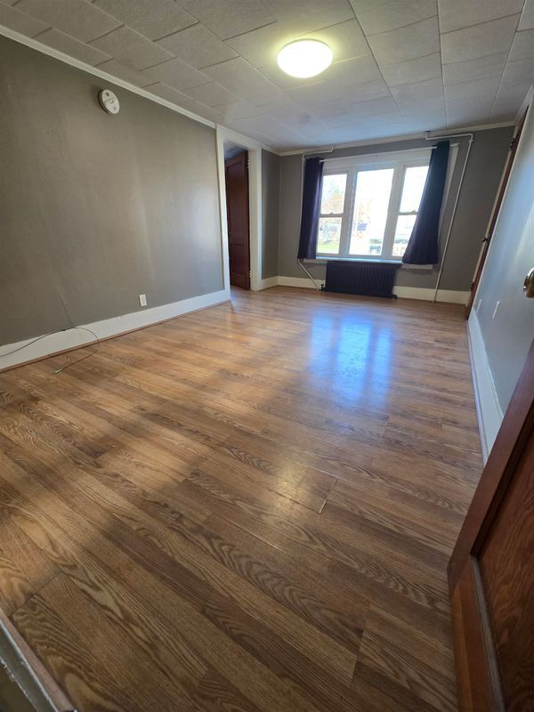 Foto del edificio - 98 Main, Unit #1