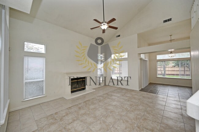 Building Photo - 2233 E Christopher Dr