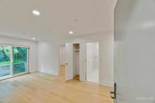 Building Photo - 2 bedroom in San Francisco CA 94107