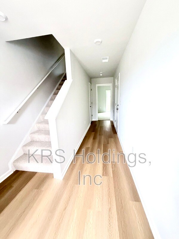 Foto del edificio - 315 Oldfield Dr