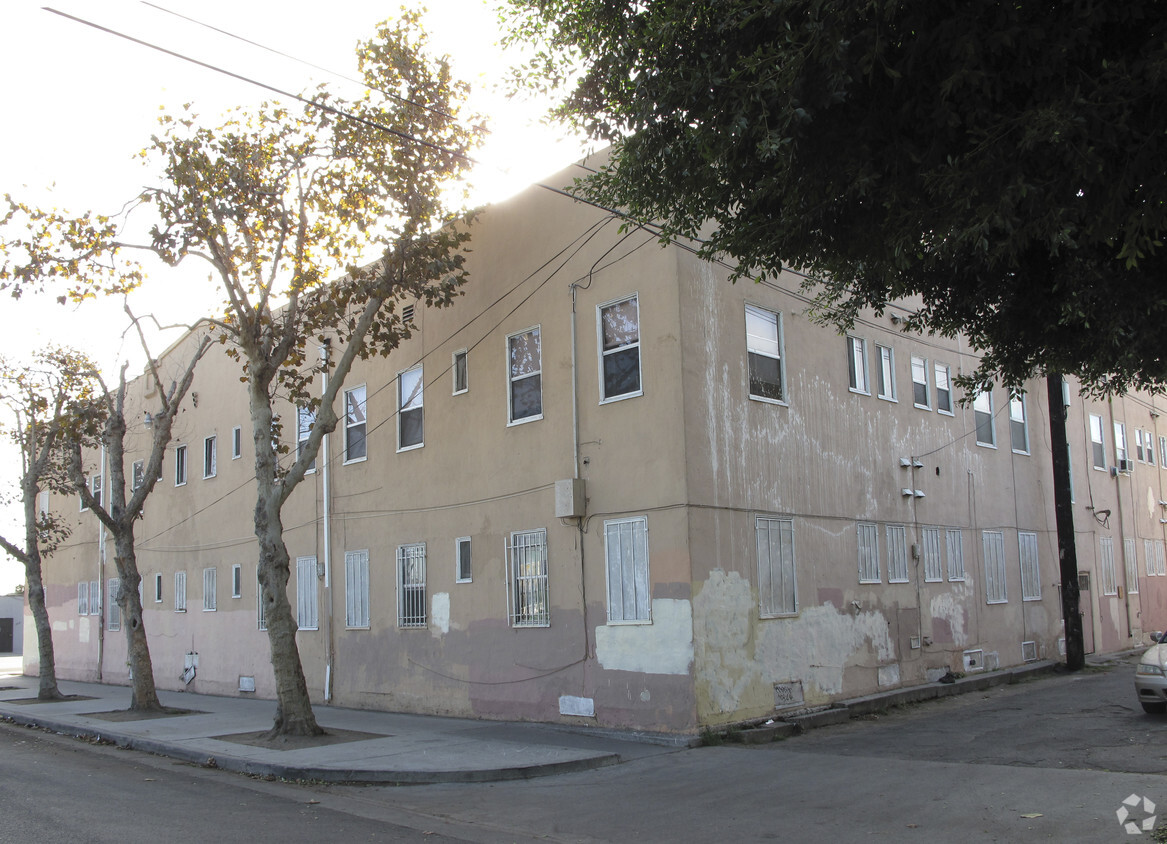 Building Photo - 7501 S Central Ave