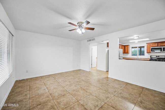 Building Photo - 4115 N 18th Dr