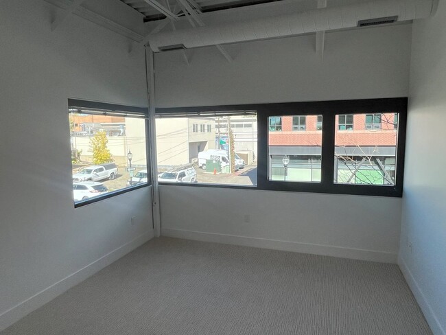 Foto del edificio - 2Bed/2Bath Luxury Loft Style Condo in Old ...