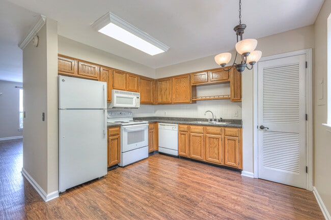 Building Photo - 200 N Royal Oaks Blvd