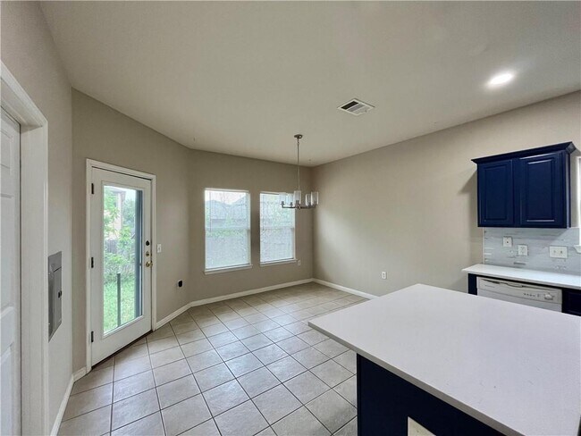 Foto del edificio - 7509 Lazy Creek Dr