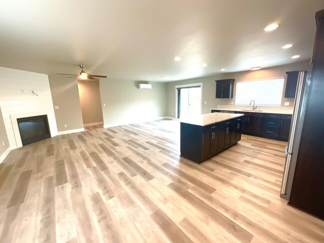 Foto del edificio - Brand New Beautiful Home