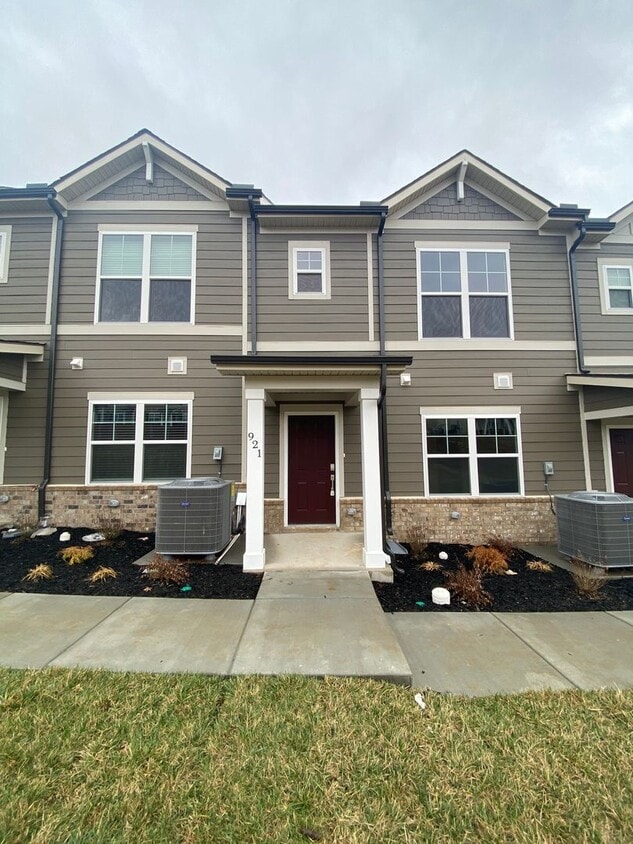 Primary Photo - Three Bedroom Three Bath Home