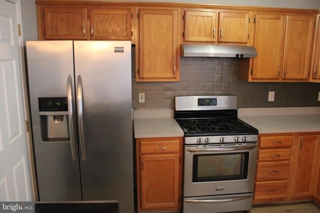 Building Photo - 2602 Beacon Hill Dr