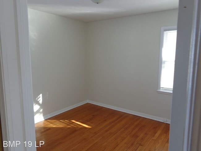 Building Photo - 3 br, 1 bath House - 3313 H Ave NW