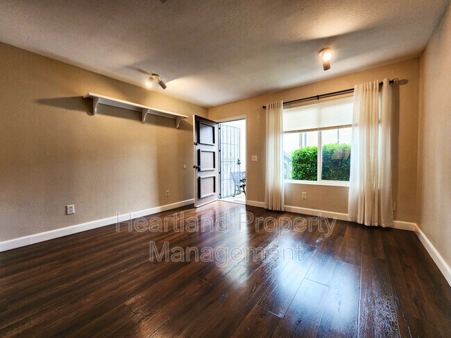 Building Photo - 10127 Peaceful Ct