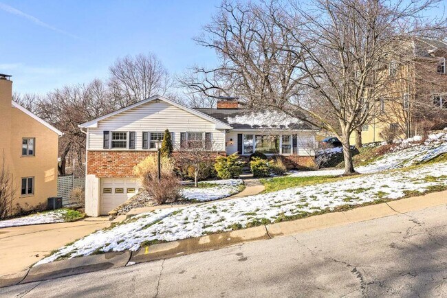 Foto del edificio - 1034 Clifton Hills Ave