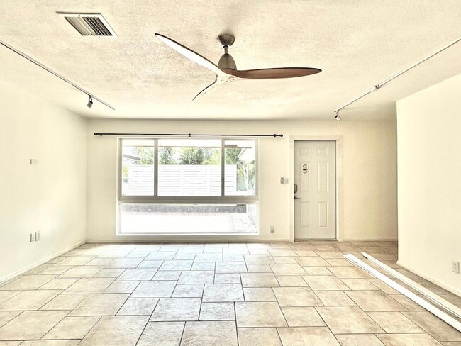 Foto del edificio - 3627 NE 20th Ave