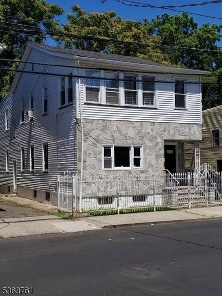 Primary Photo - 61 Boylan St