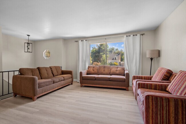 Building Photo - 455 E 400 N