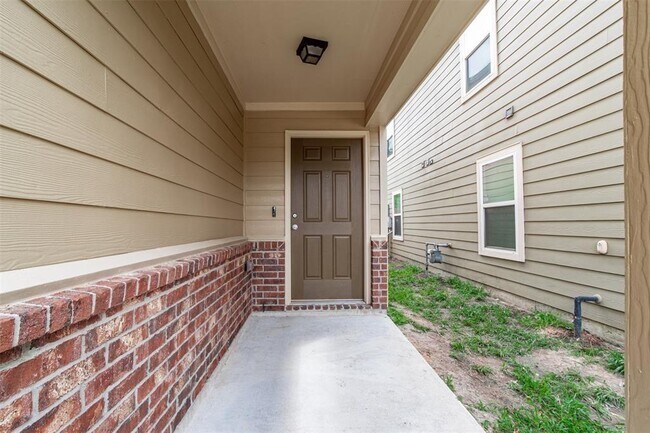 Building Photo - 8031 Chasewood Dr