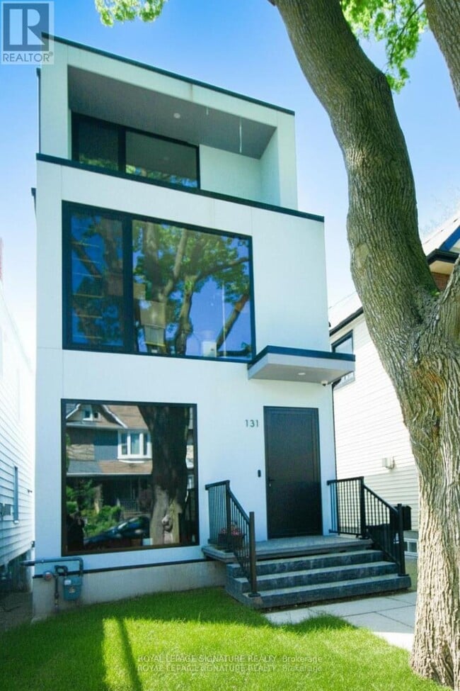 Building Photo - 131 Boultbee Ave