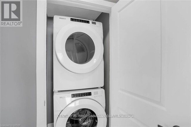 Photo du bâtiment - 1375 Whetherfield St