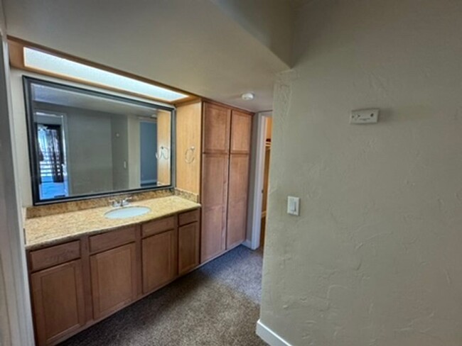 Building Photo - 1 Bedroom 1 Bathroom Condo in La Habra