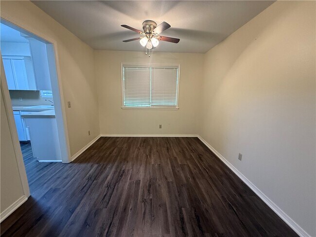 Foto del edificio - 1406 Willard St