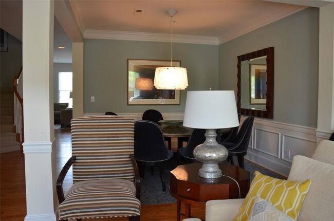 Foto del edificio - 1283 W Spring St SE
